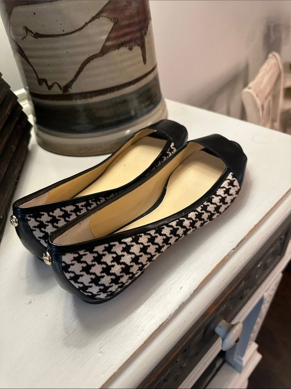 VC Signature Houndstooth Calf Hair Flats 7.5M Nwts